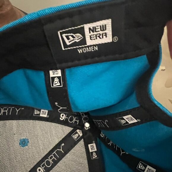 Carolina’s Panthers New Era 9Forty women’s adjustable NFL Hat. Cool Panther bill - Picture 4 of 7